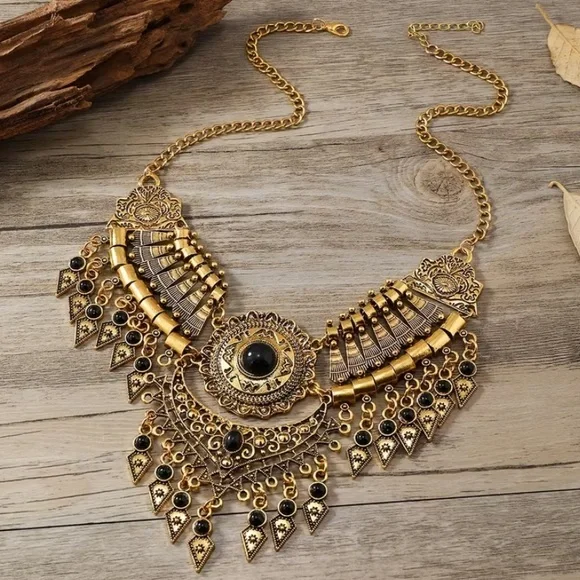 Gold Toned Statement Necklace with Black Accents Collarbone Women’s Jewelry NWT - Picture 3 of 3